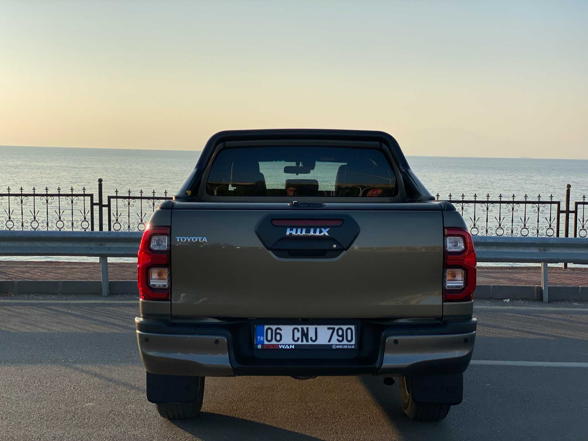 TOYOTA INVINCIBLE 2.4 4X4 